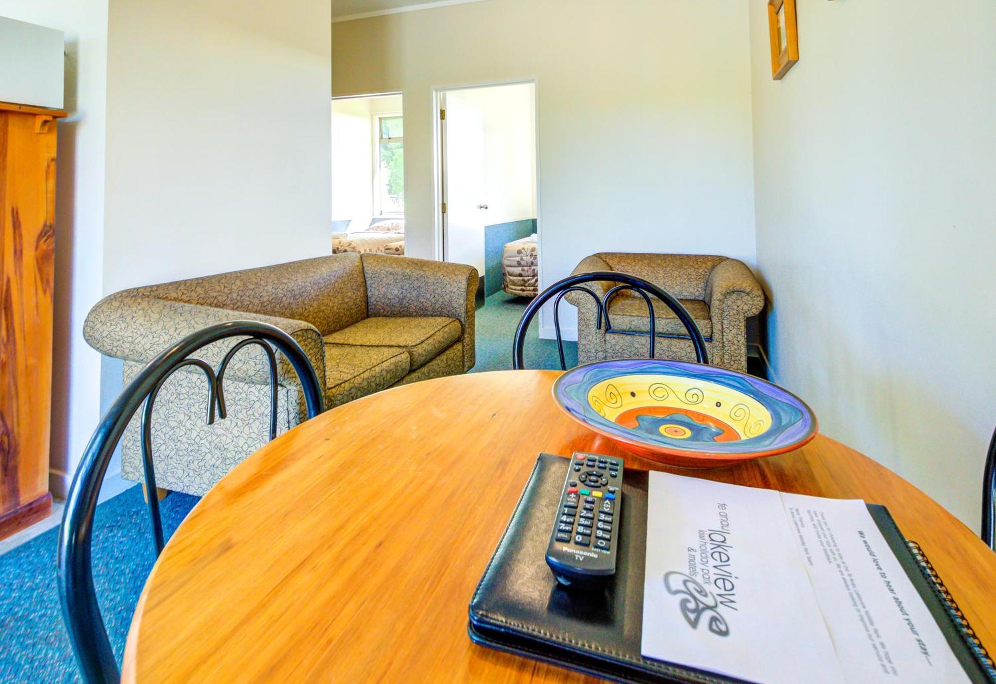 Te Anau Lakeview Holiday Park & Motels Dış mekan fotoğraf