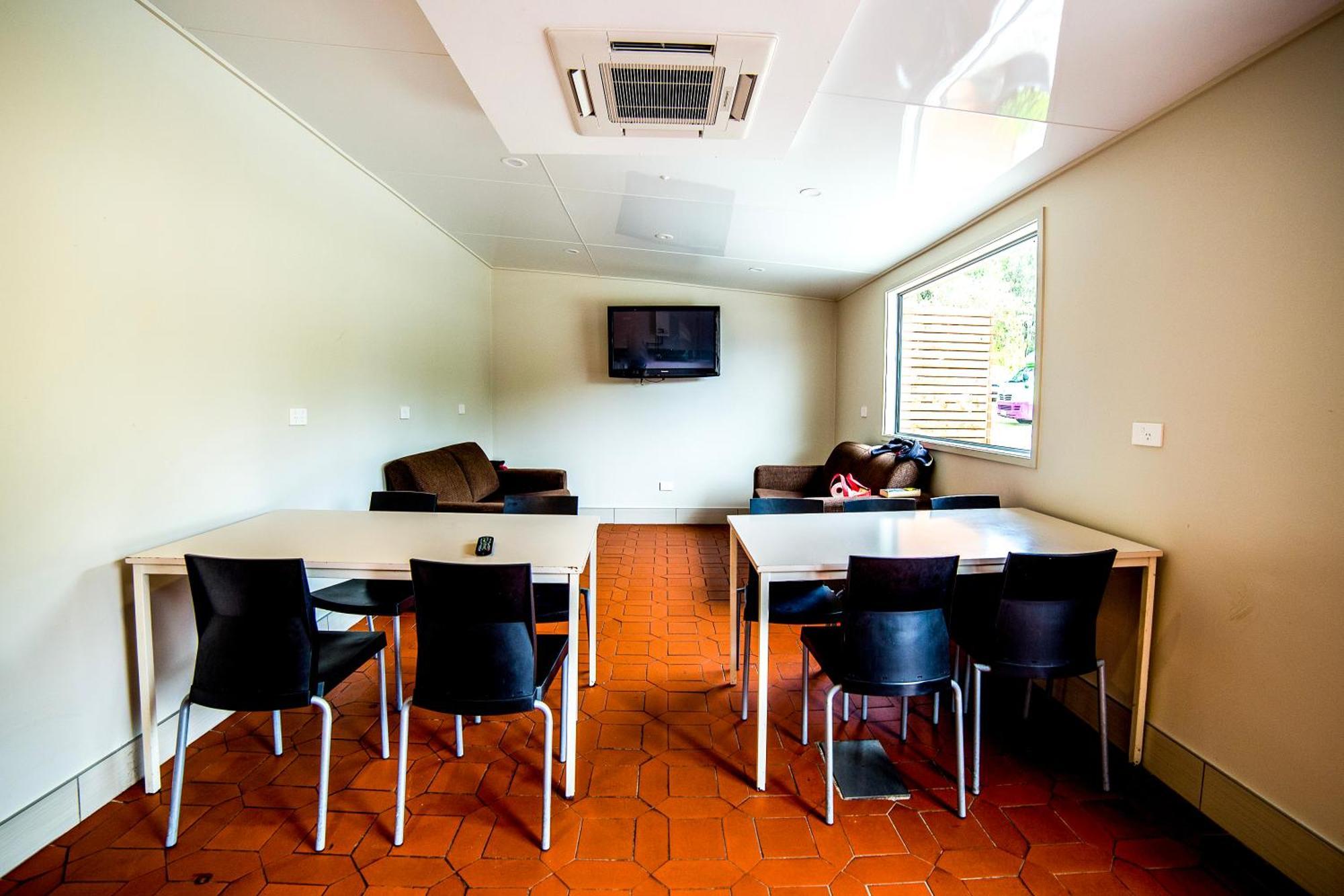 Te Anau Lakeview Holiday Park & Motels Dış mekan fotoğraf