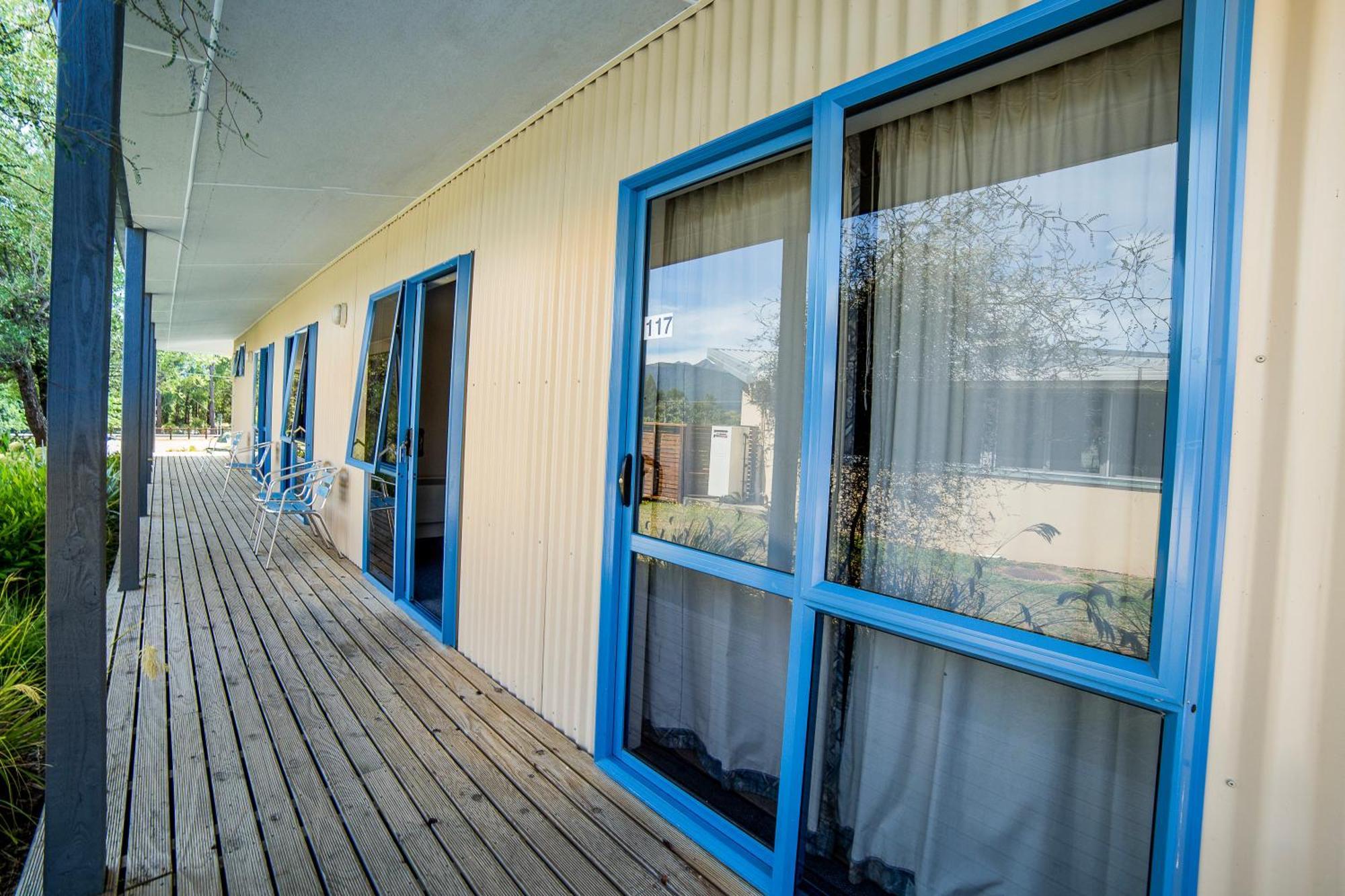 Te Anau Lakeview Holiday Park & Motels Dış mekan fotoğraf