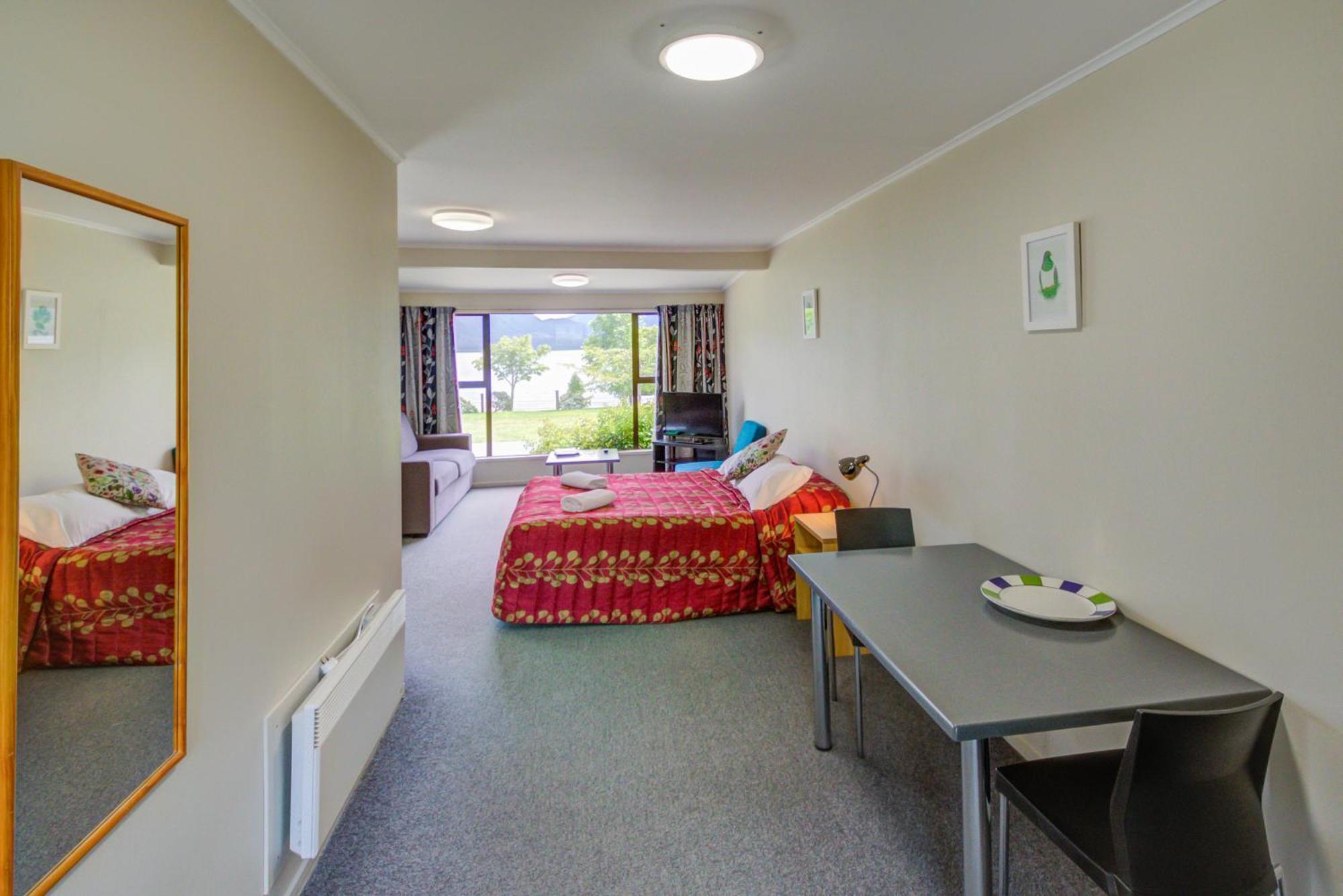 Te Anau Lakeview Holiday Park & Motels Dış mekan fotoğraf